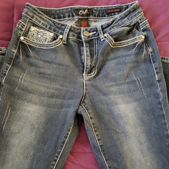 Jeans - Picture 2 of 5